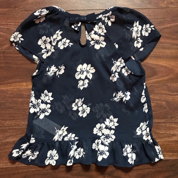 Hollister sheer top with bow detail size xs - Picture 2 of 5